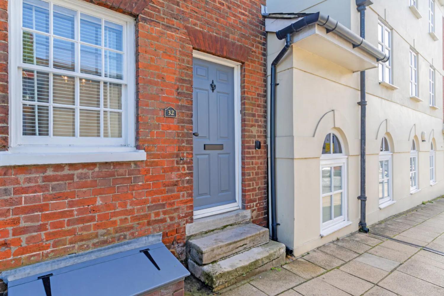 2 Bedrooms Stunning Westgate Cottage Retreat, Central Winchester, Free On-Street Parking Permit, With Garden Close To Cathedral - Sleeps 6, Pets Are Welcome, Summer Special Offer! - By Blue Puffin Stays Eksteriør billede