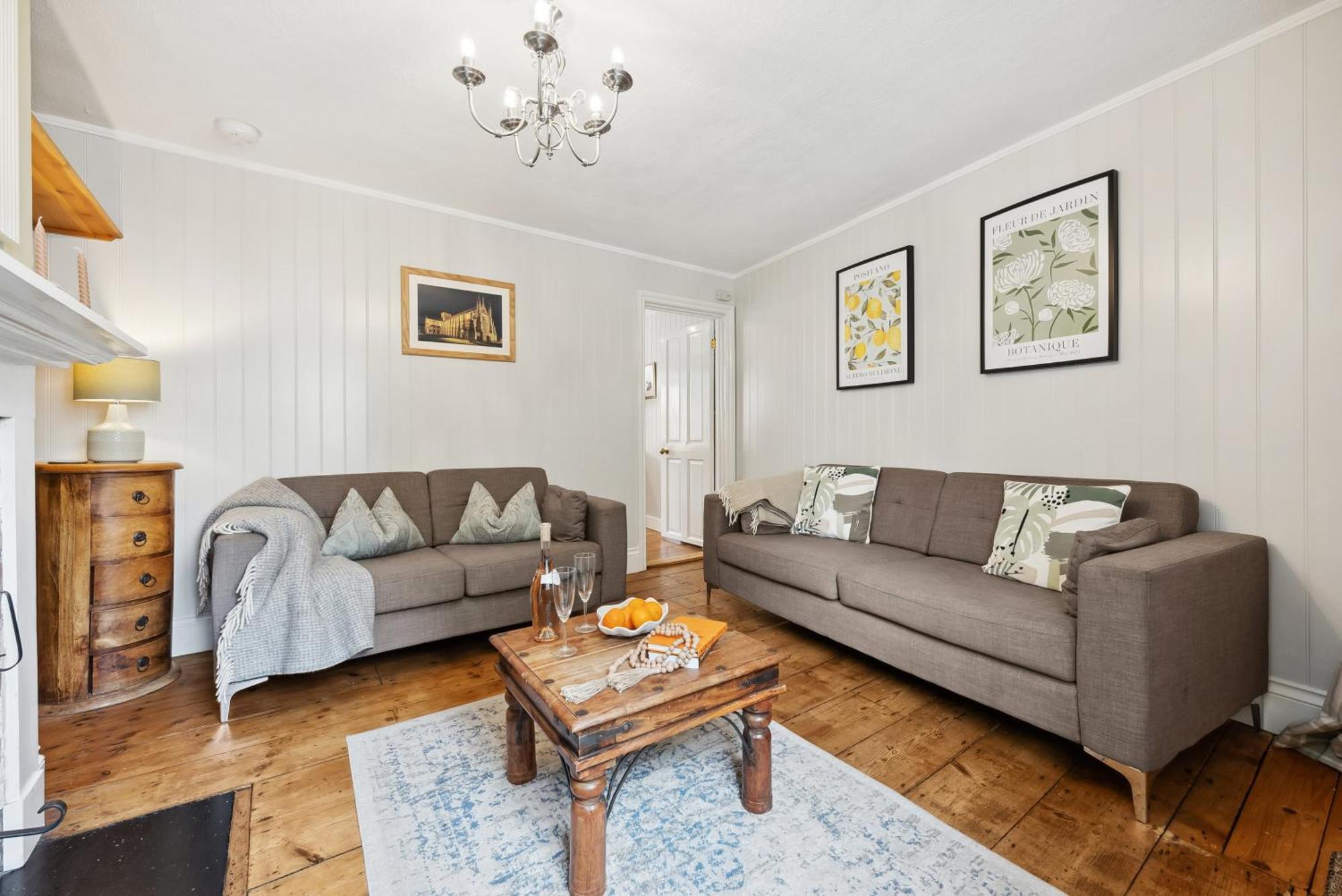 2 Bedrooms Stunning Westgate Cottage Retreat, Central Winchester, Free On-Street Parking Permit, With Garden Close To Cathedral - Sleeps 6, Pets Are Welcome, Summer Special Offer! - By Blue Puffin Stays Eksteriør billede