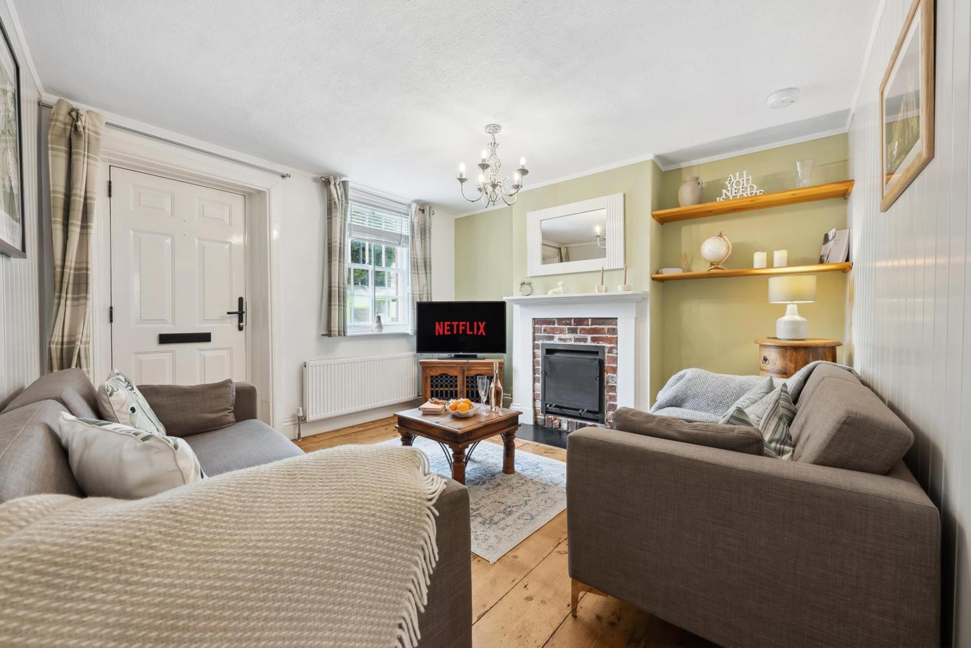 2 Bedrooms Stunning Westgate Cottage Retreat, Central Winchester, Free On-Street Parking Permit, With Garden Close To Cathedral - Sleeps 6, Pets Are Welcome, Summer Special Offer! - By Blue Puffin Stays Eksteriør billede