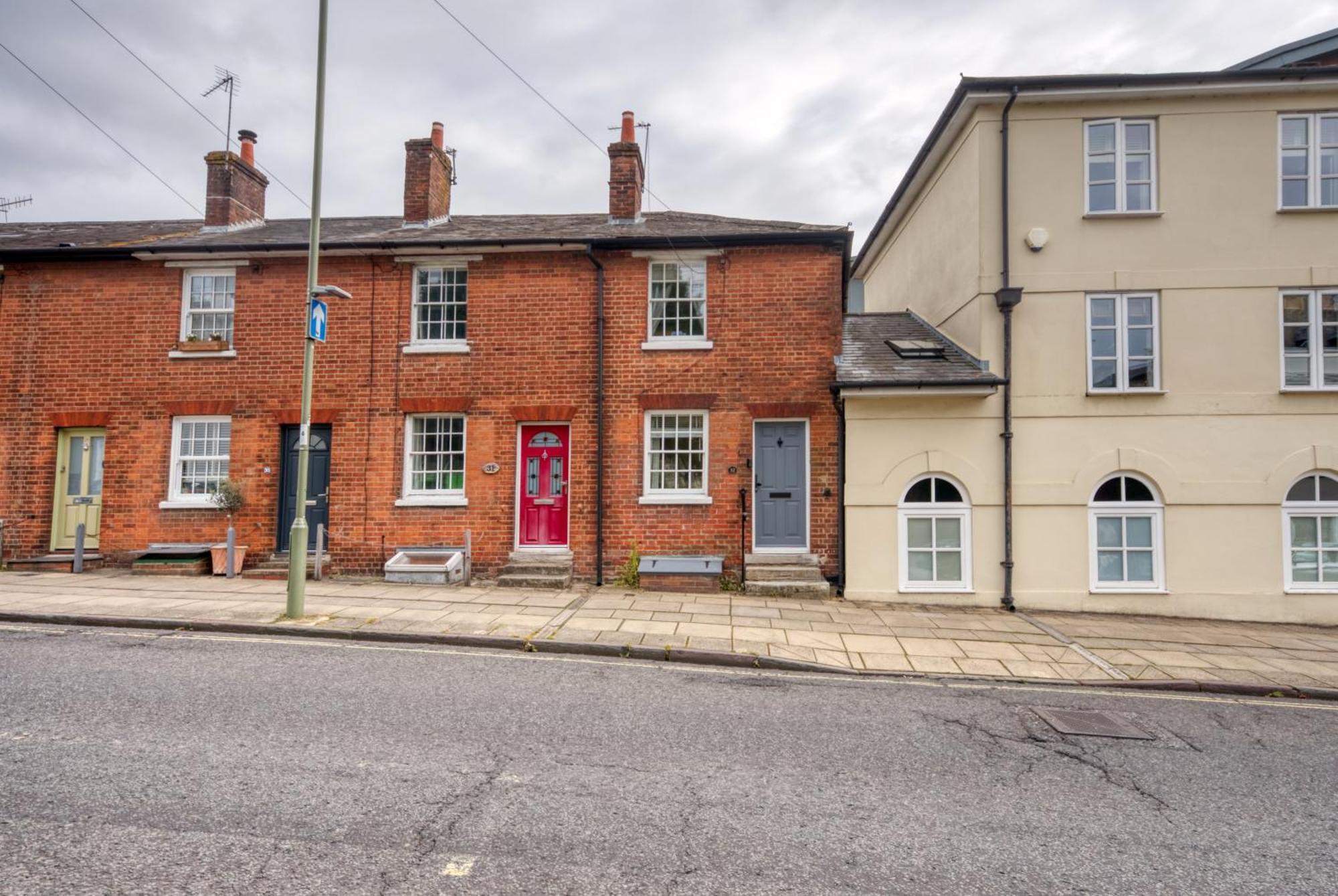 2 Bedrooms Stunning Westgate Cottage Retreat, Central Winchester, Free On-Street Parking Permit, With Garden Close To Cathedral - Sleeps 6, Pets Are Welcome, Summer Special Offer! - By Blue Puffin Stays Eksteriør billede